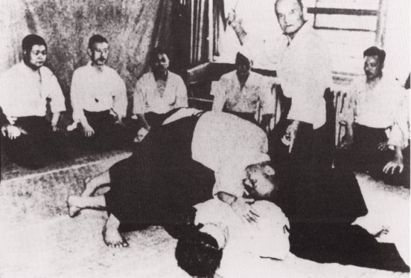 “Il segreto dell'aiki, è di sovrastare mentalmente l'opponente in un battito di ciglia, e di vincere senza combattere”