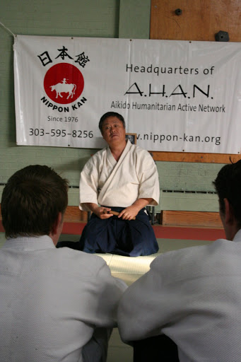 Gaku Homma waiting to start his Dublin seminar 0f 2007